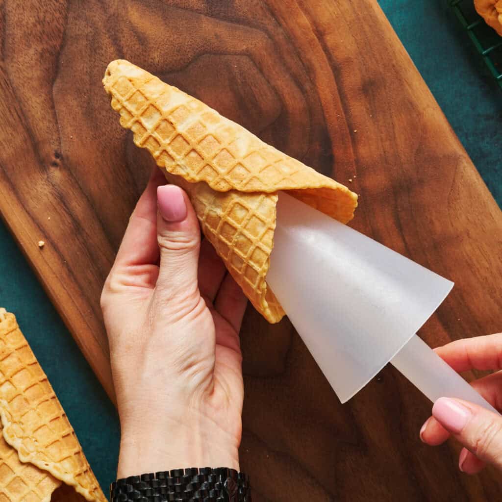 removing waffle cone form