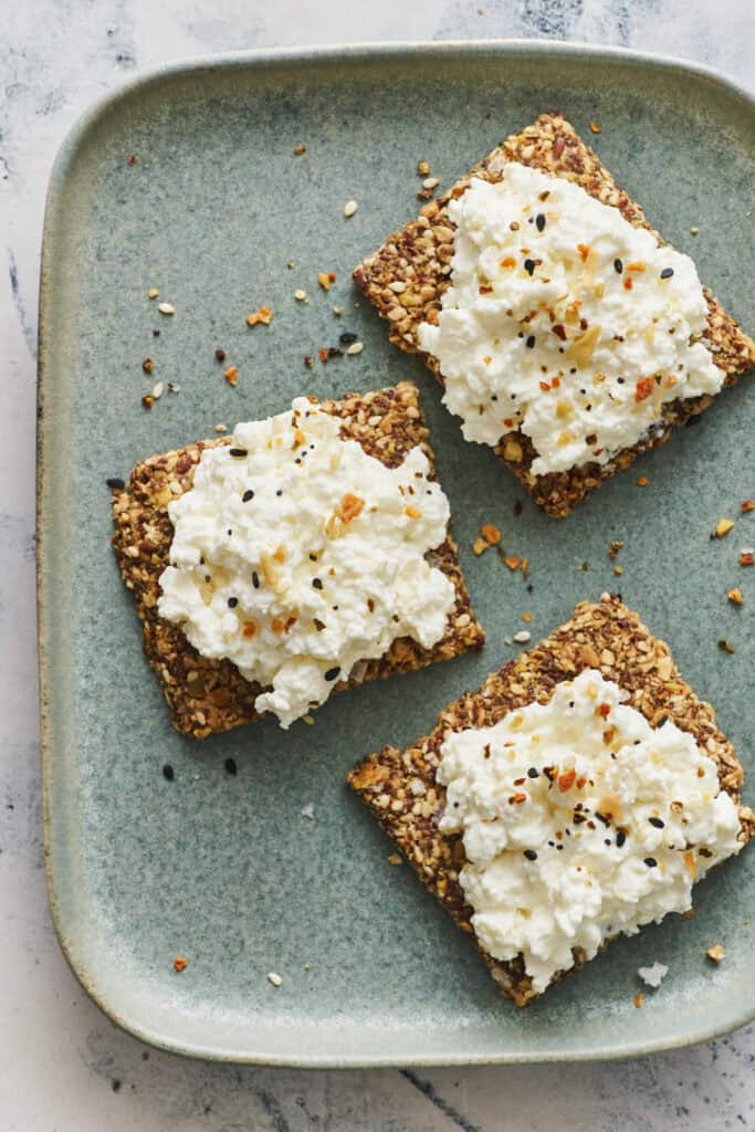 flax seed crackers with cottage cheese and everything bagel seasoning