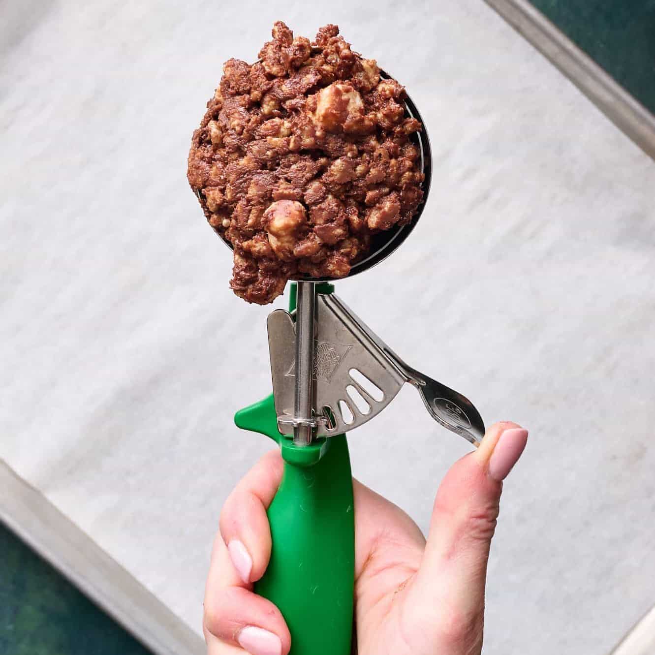 Scoop of the cookie mixture in a food disher