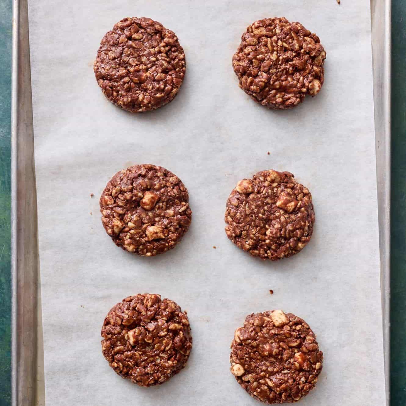 Cookies on a sheet tray ready to be refrigerated