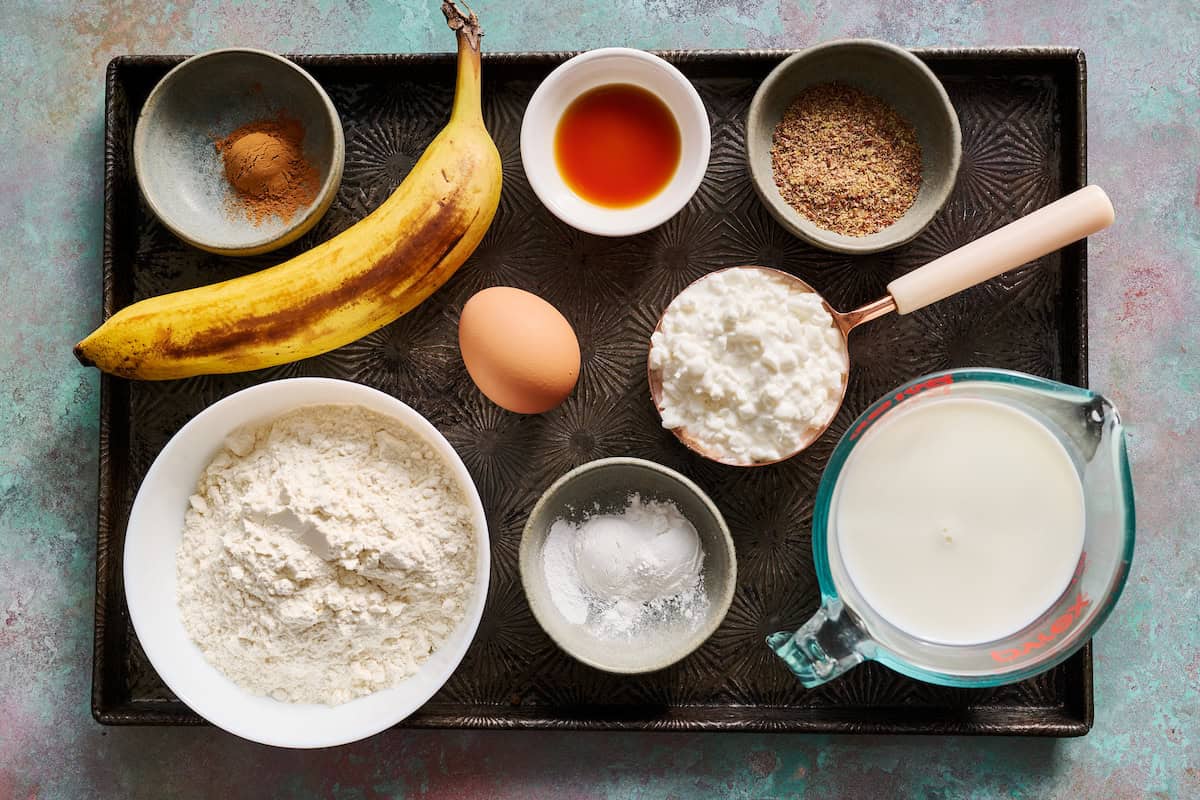 ingredients you need to make banana protein pancakes including flax, banana and an egg