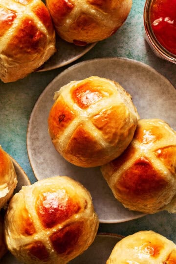 closeup of a hot cross bun